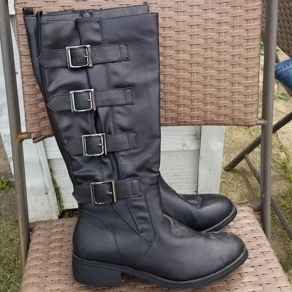 Black boots